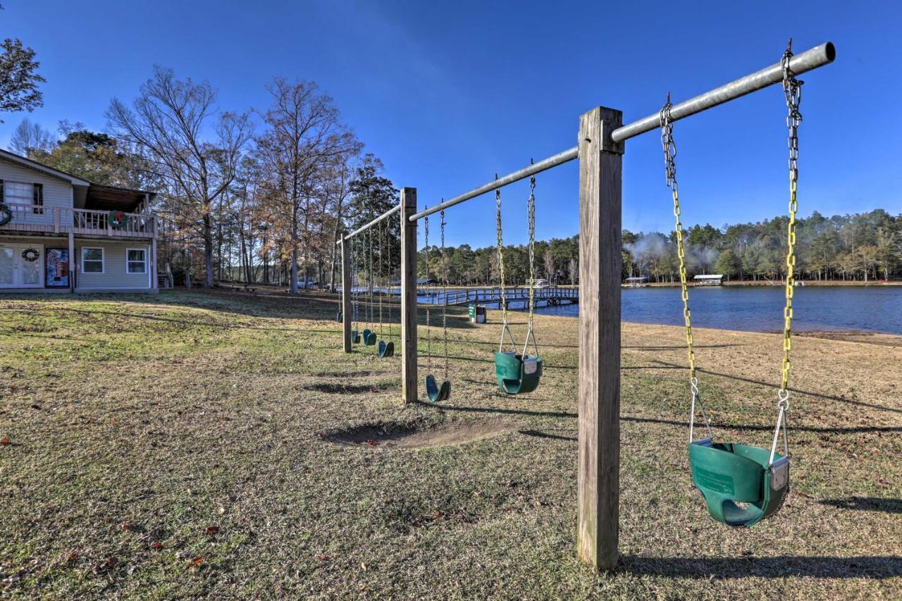 White Oak Creek Home With Views, Deck And Pool Access! Eufaula Luaran gambar