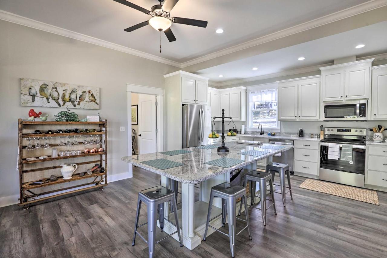 White Oak Creek Home With Views, Deck And Pool Access! Eufaula Luaran gambar